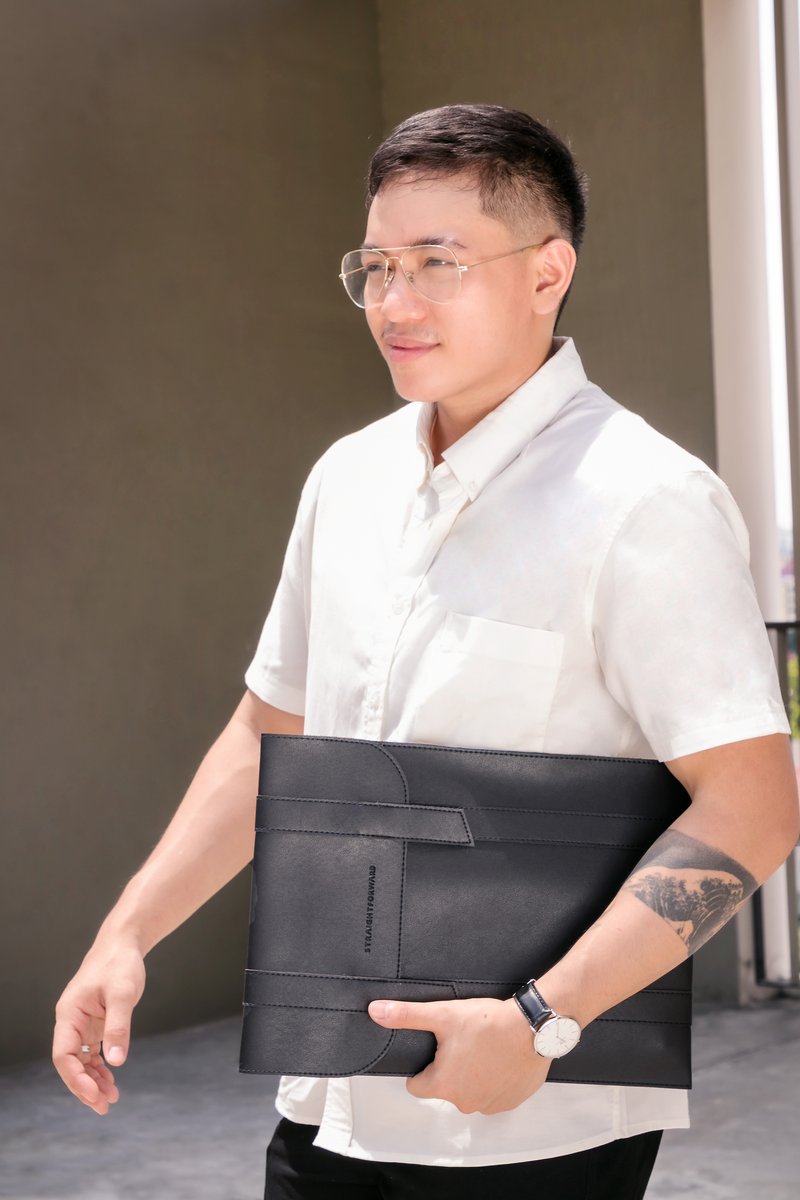 Straightforward DVL Vintage Sleeve (Laptop)